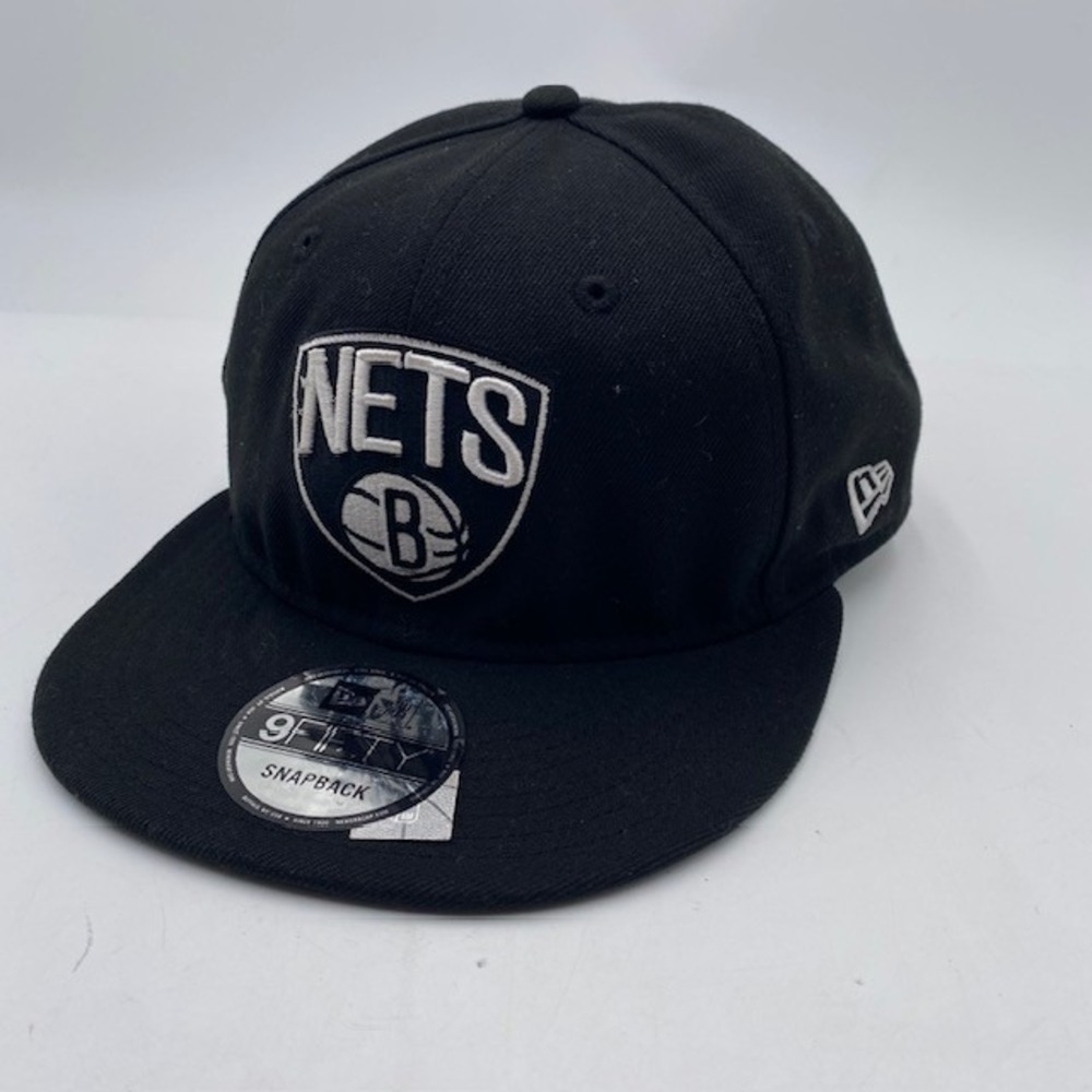 BROOKLYN NETS New Era 9FIFTY Snapback Hat Mens OSFM Black Embroidered NBA Cap